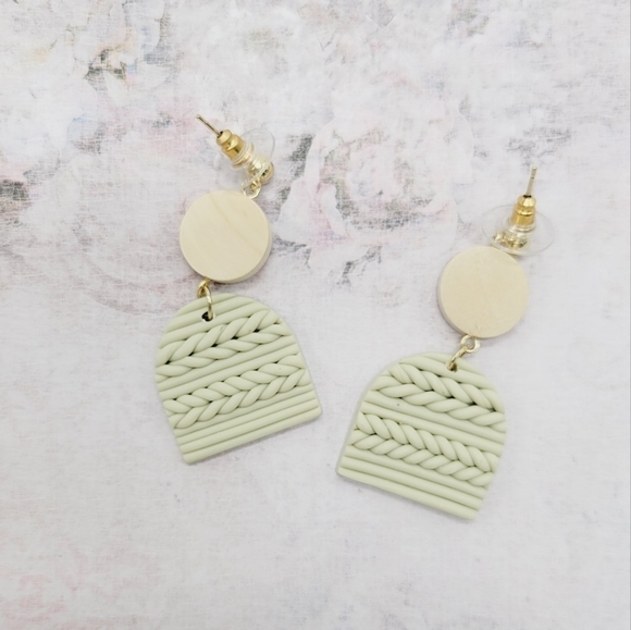 Boho green and cream color Geometric drop medium size earrings - Picture 2 of 5